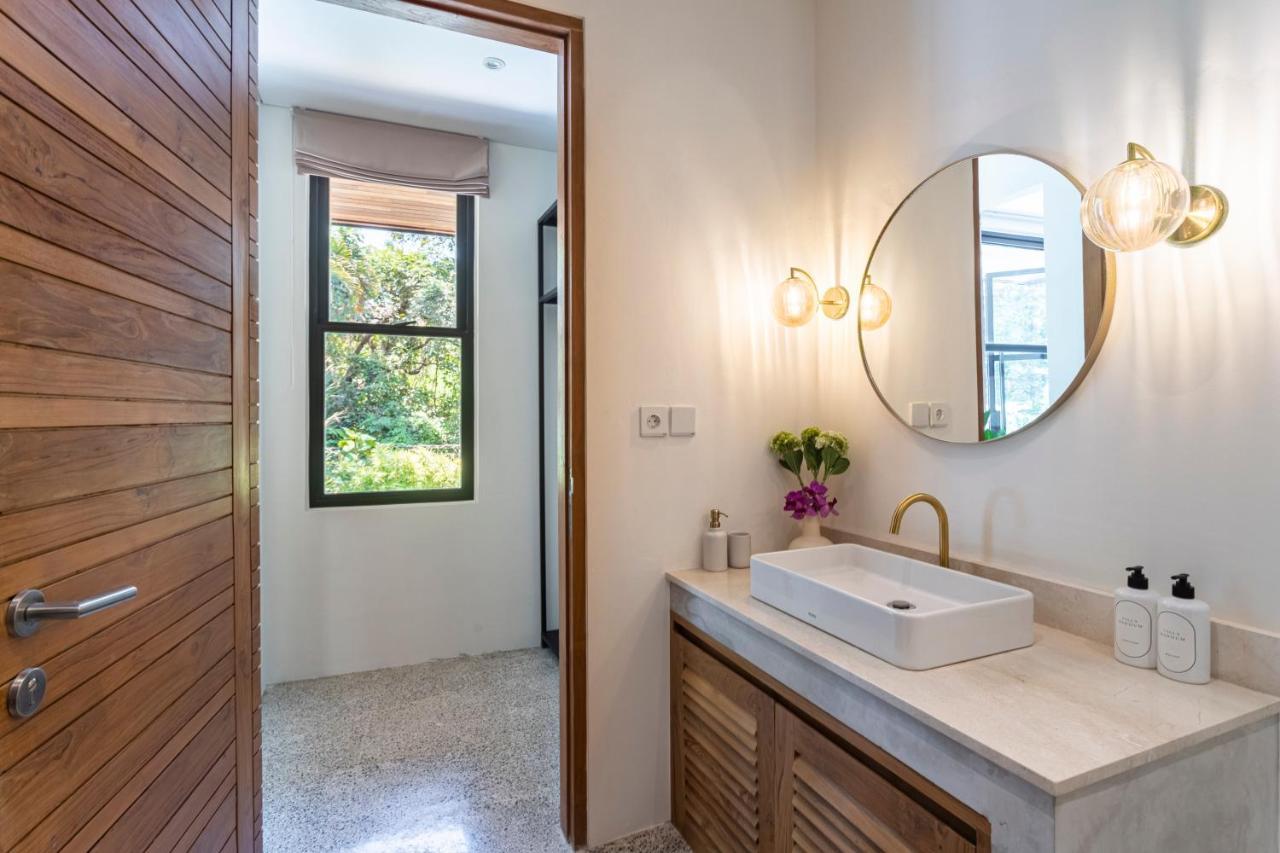 Villa Badoum Guesthouse Canggu  Luaran gambar